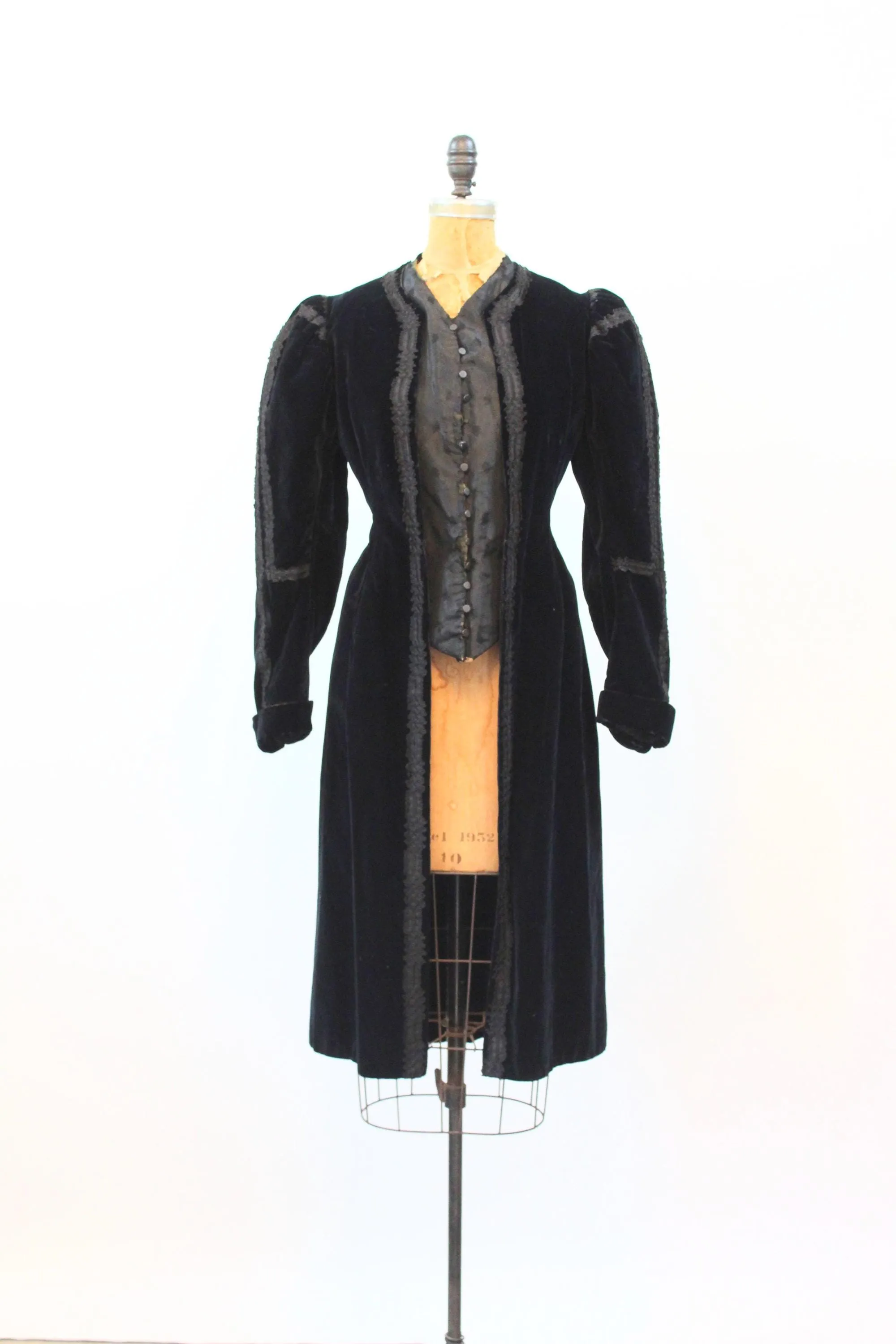 1910 EDWARDIAN velvet TUXEDO COAT small | new fall winter