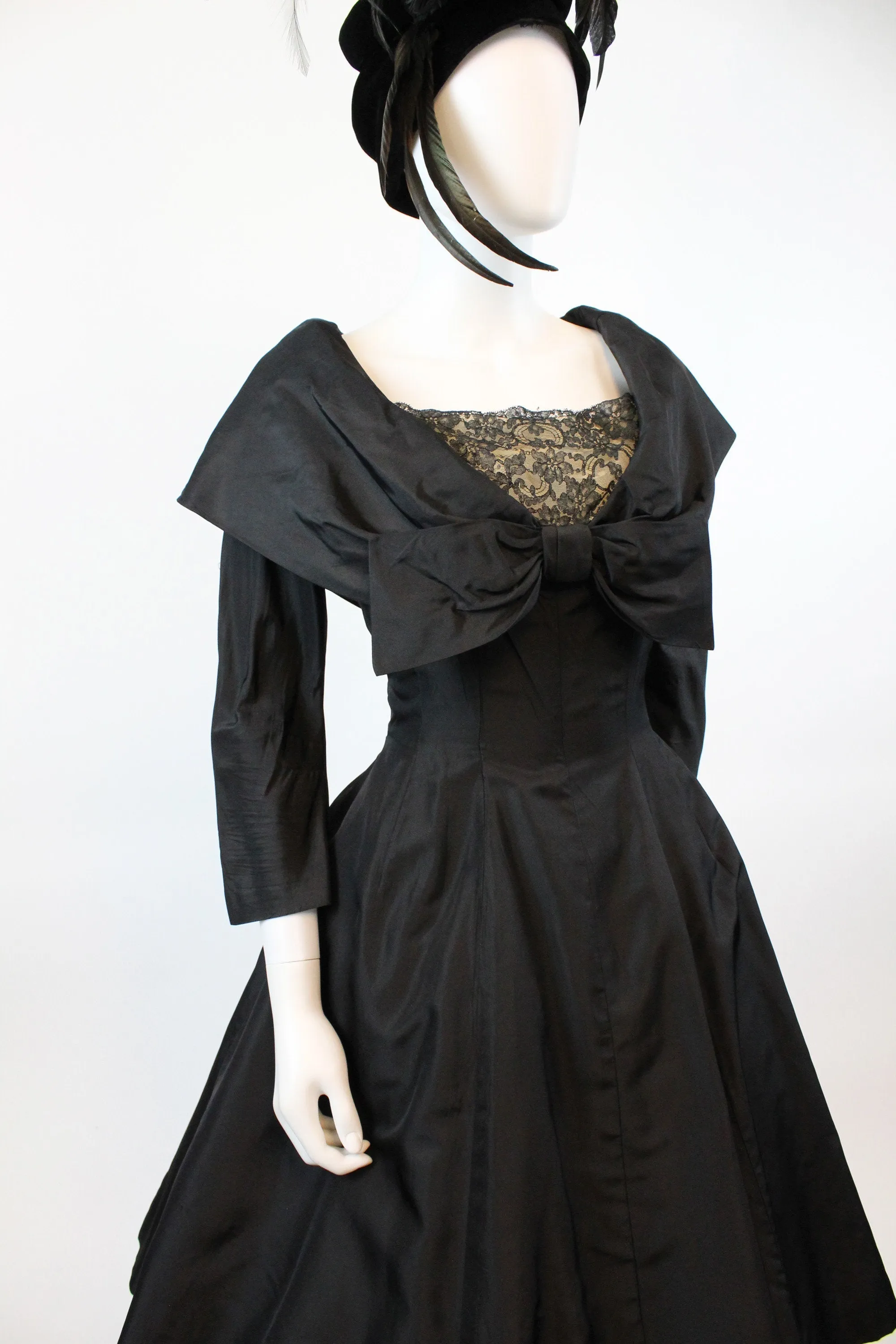 1950s silk COUTURE lace cape collar dress small | new winter