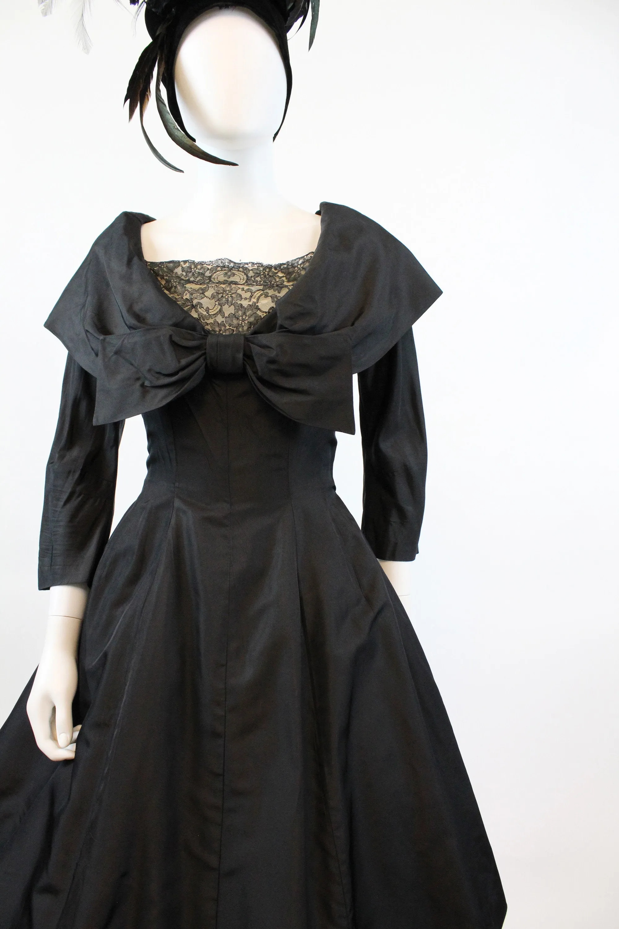 1950s silk COUTURE lace cape collar dress small | new winter
