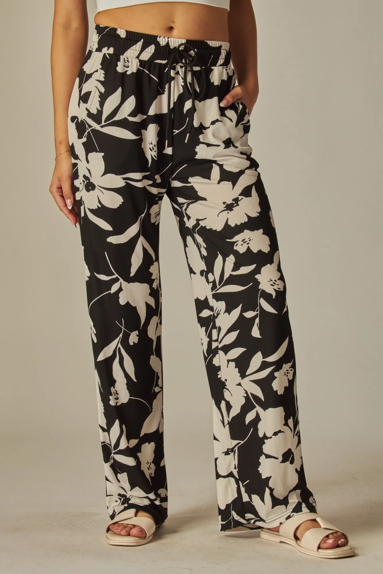 Black Floral Rib Drawstring Wide Leg Pants 2/24/25 9637