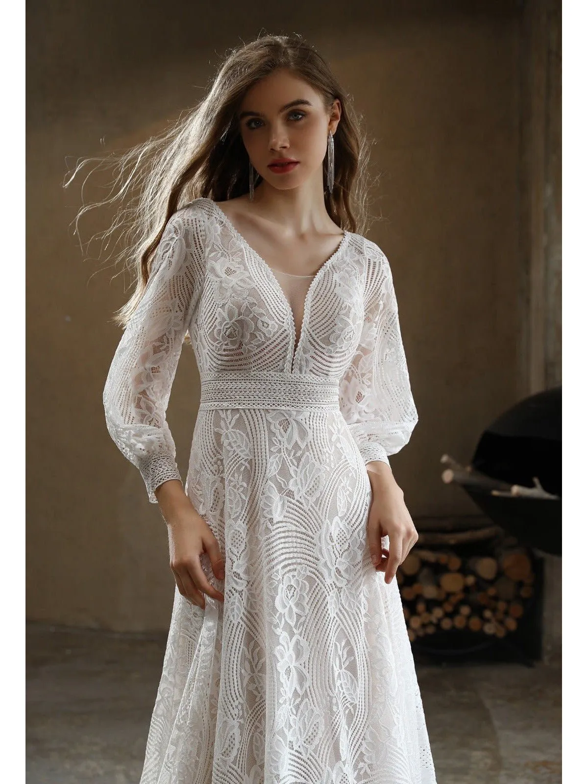 Cyndee Boho Sleeved Wedding Dress in Ivory/Nude Express NZ wide