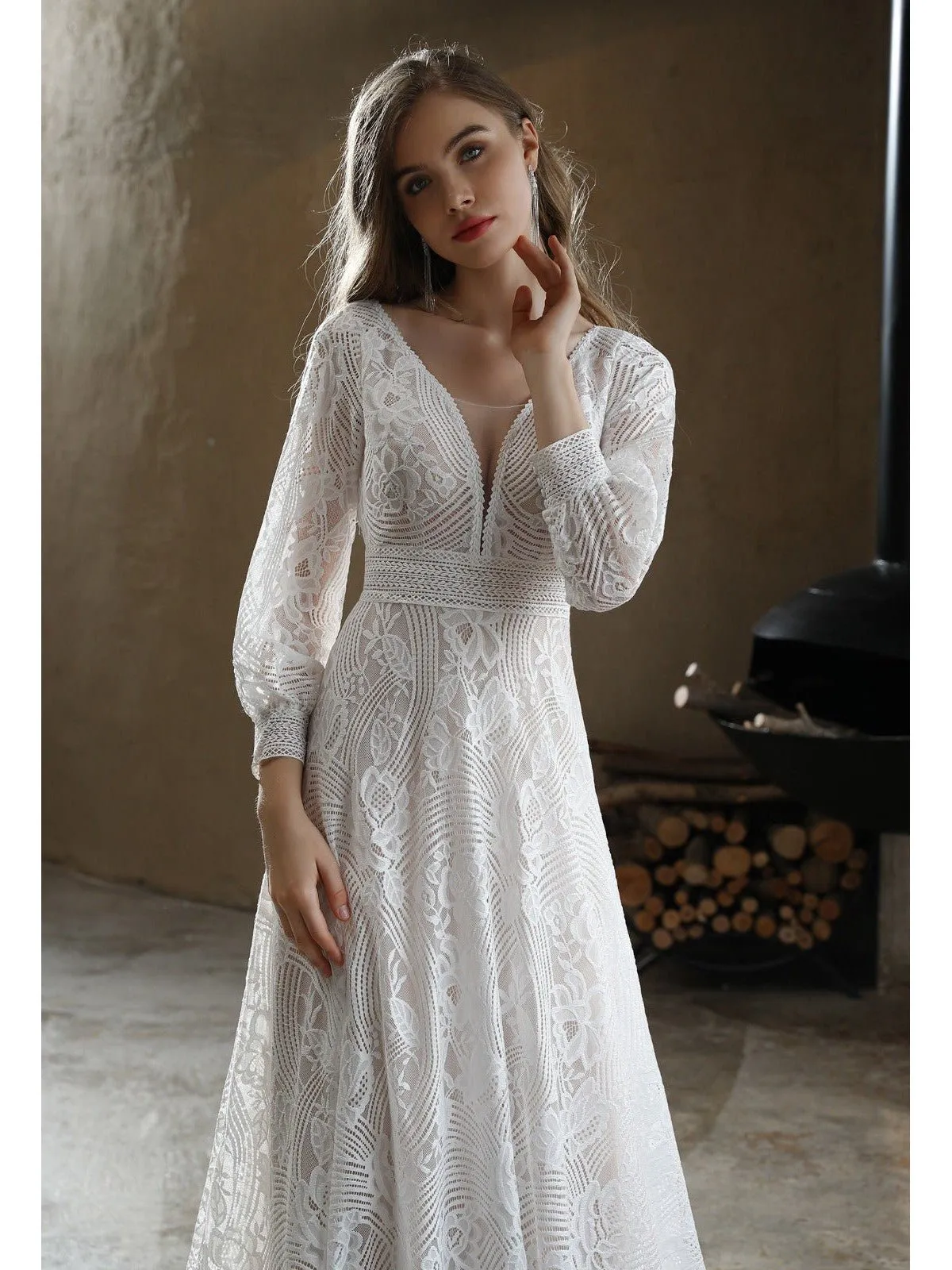 Cyndee Boho Sleeved Wedding Dress in Ivory/Nude Express NZ wide