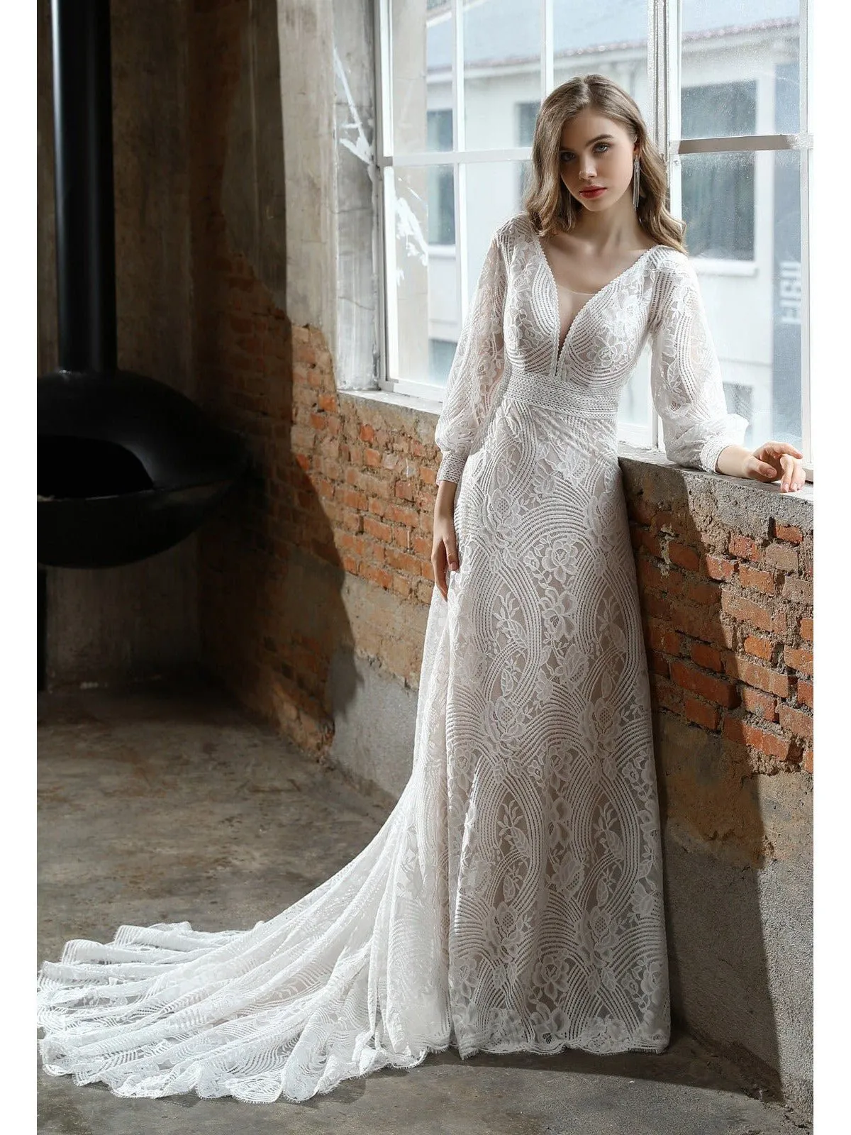 Cyndee Boho Sleeved Wedding Dress in Ivory/Nude Express NZ wide