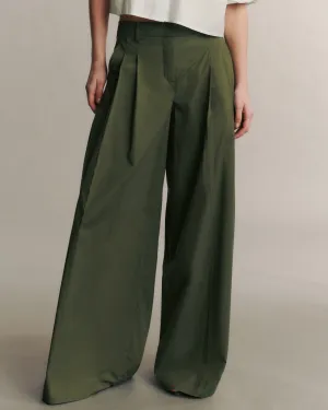 Didi Pant in Olive Night
