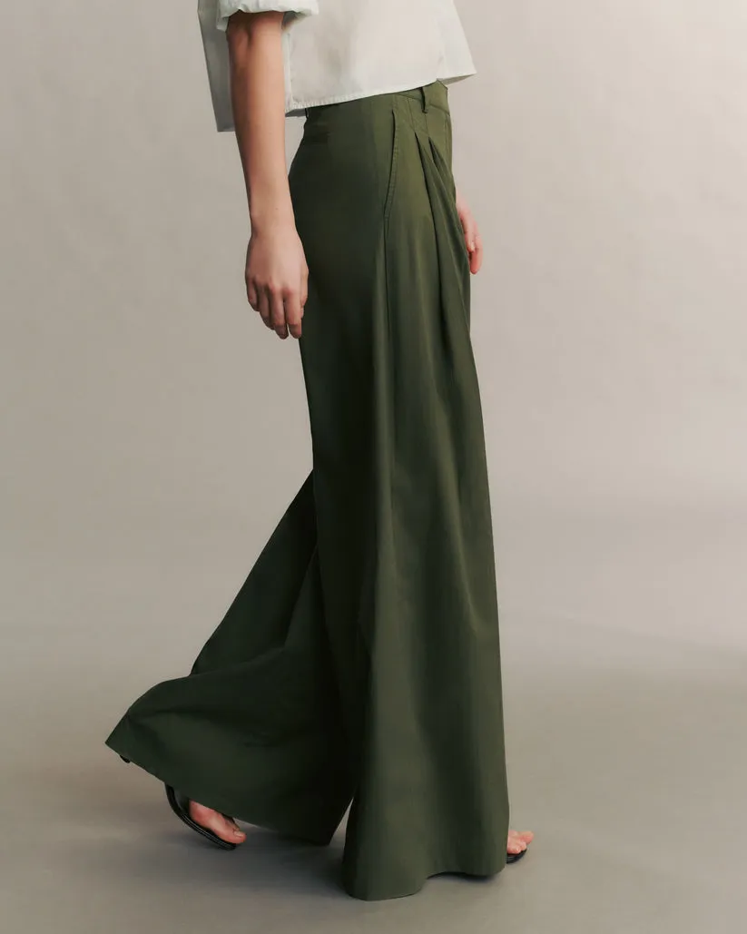 Didi Pant in Olive Night