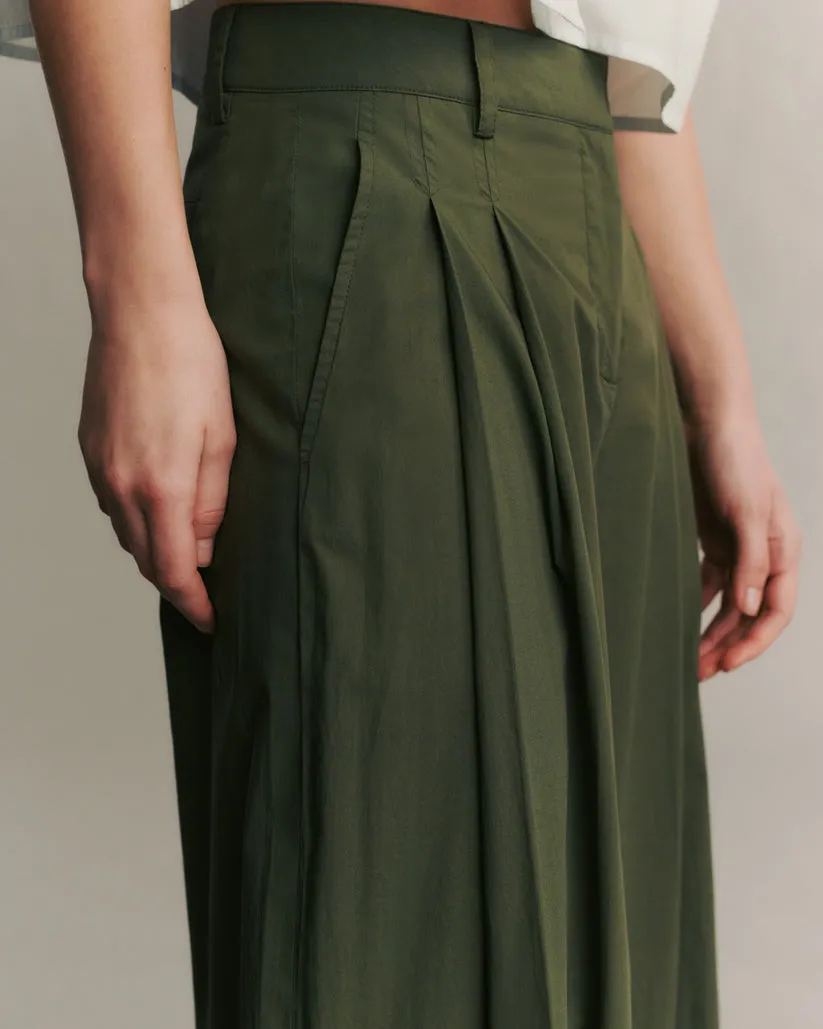 Didi Pant in Olive Night