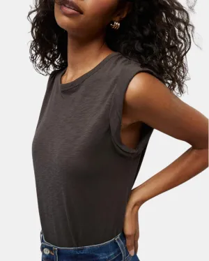 DREE MUSCLE TEE IN CHARCOAL