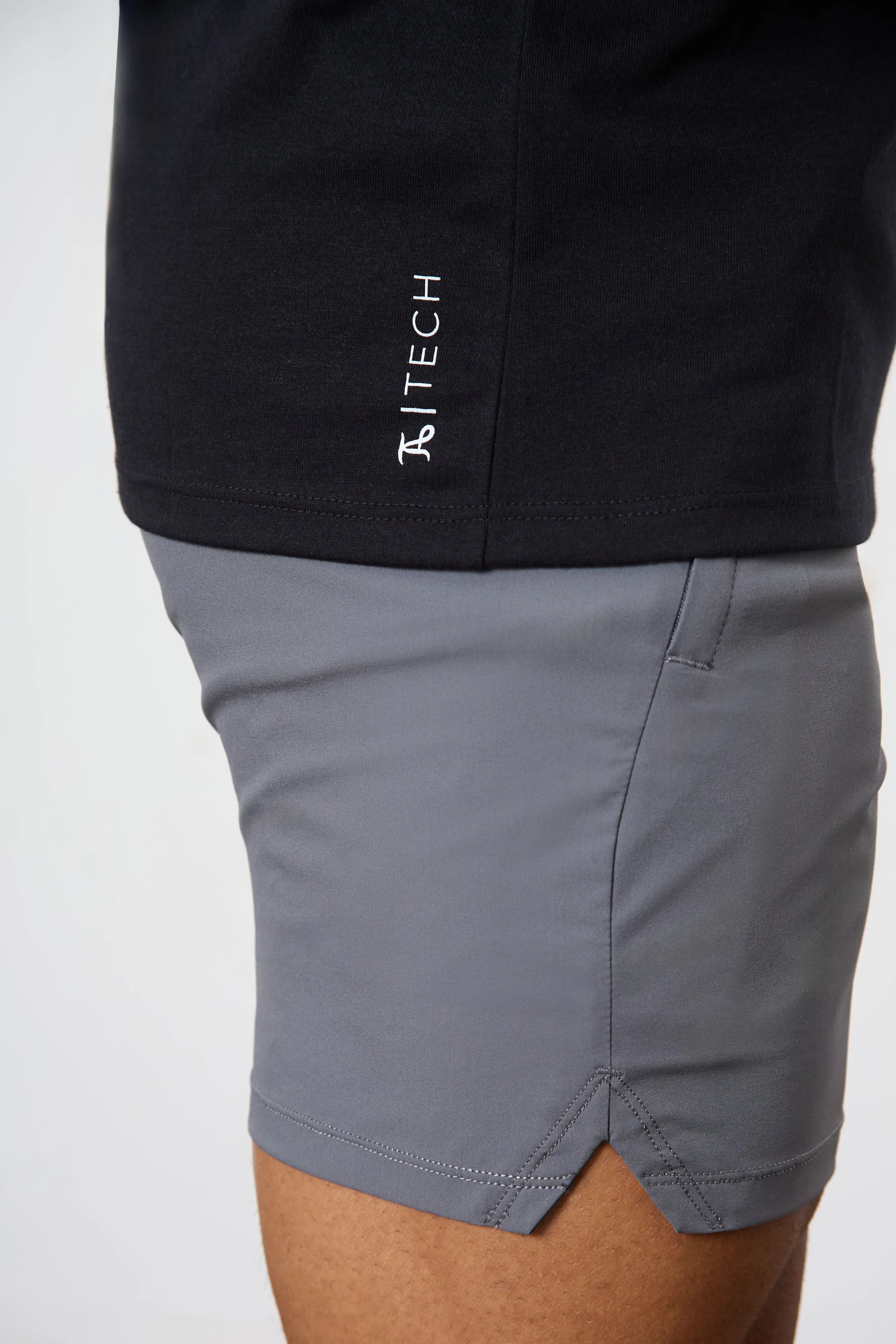 Essential Training Vest in Black