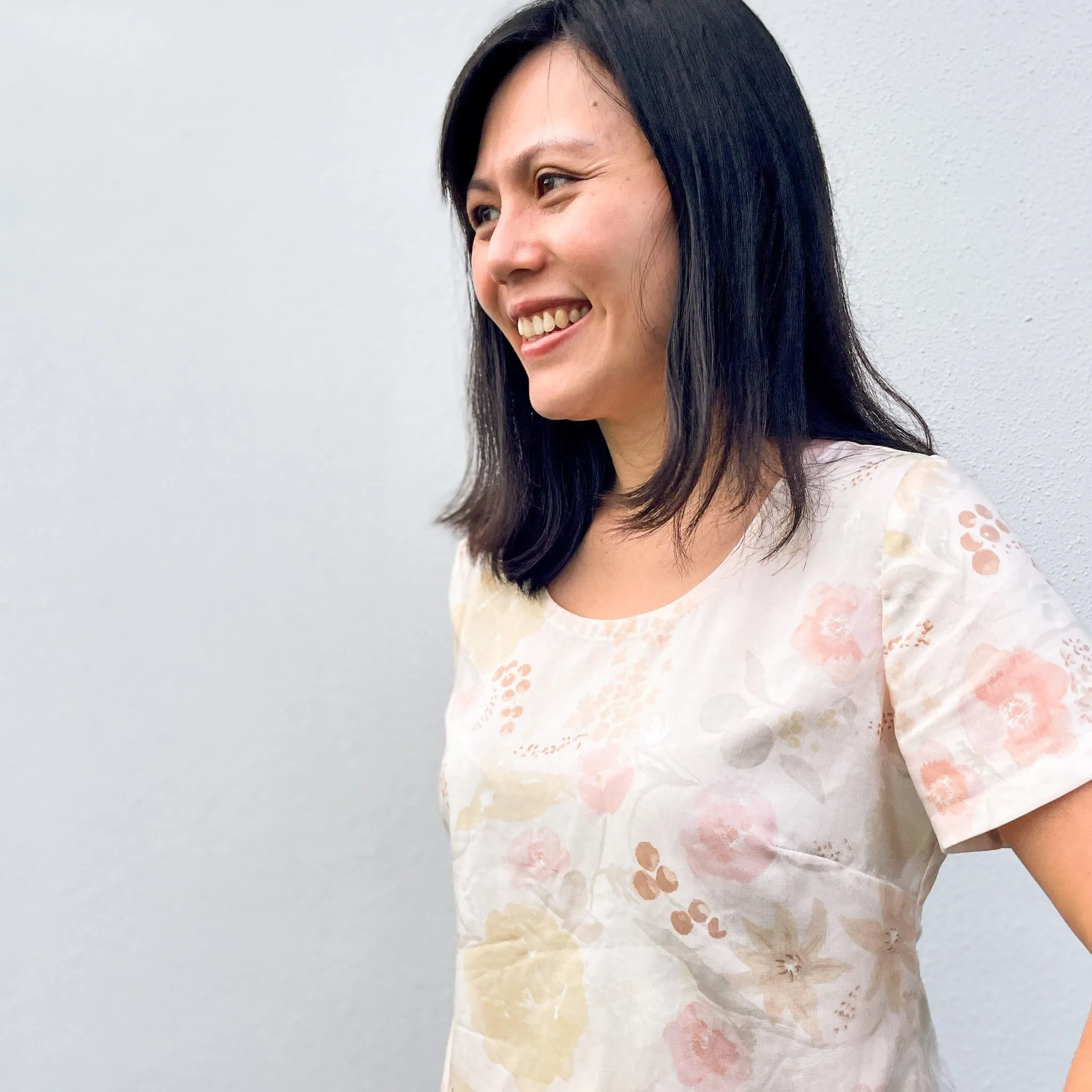 Scenic Top Sewing Pattern - Women's/Curved Fit