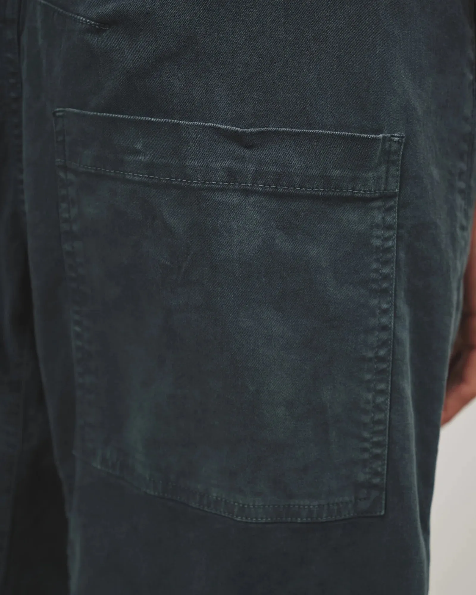 SHON PANT IN CARBON