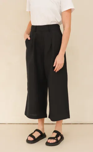 The Minimalist - Cropped Loose Pants - Black Linen